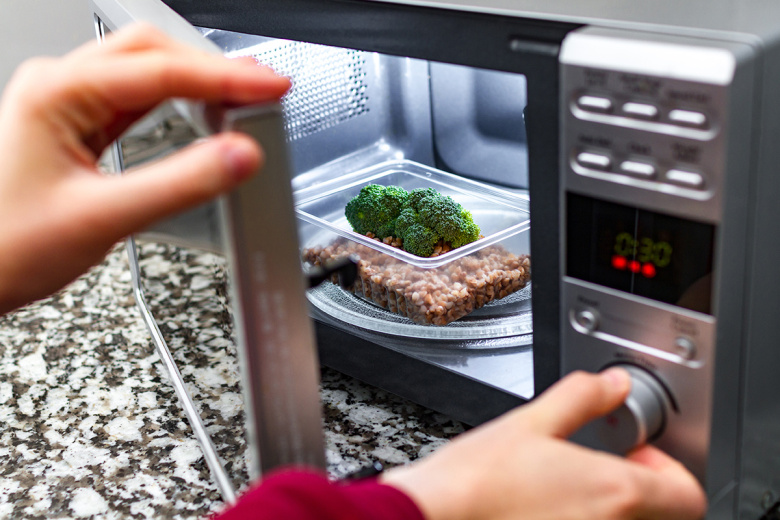 Врач объяснила, всем ли нужны перекусы