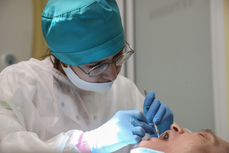 Хирург предупредил о проблемах для здоровья из-за потери зуба