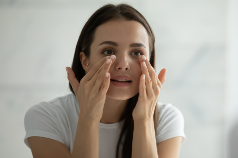 Офтальмолог назвала факторы, вызывающие синдром сухого глаза