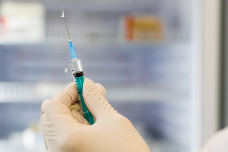 Пенсионерам напомнили о важности ежегодной прививки от гриппа