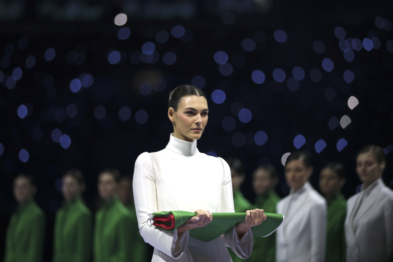 Девушка Ди Каприо приняла участие в открытии Олимпиады в Италии